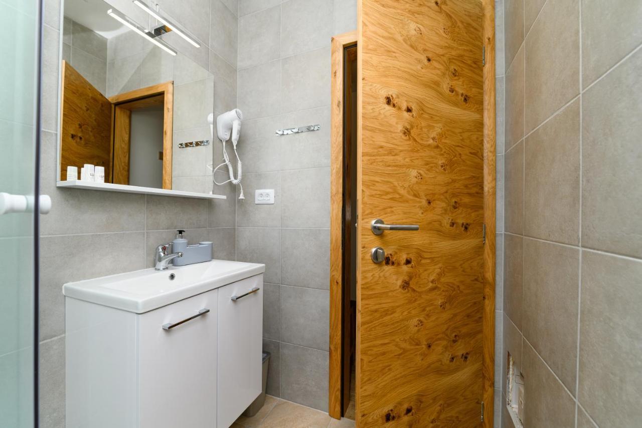 Rooms Forever Miholascica Exterior foto